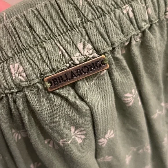 Women’s Green Floral Billabong Skirt - Picture 4 of 8